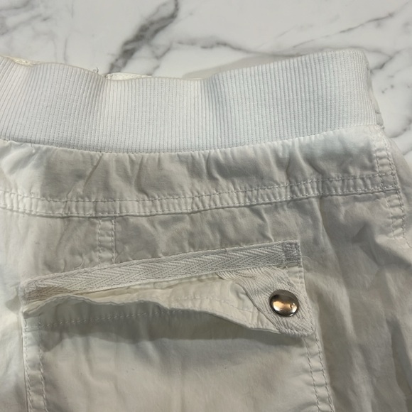 White Chico’s pants. - Picture 3 of 7